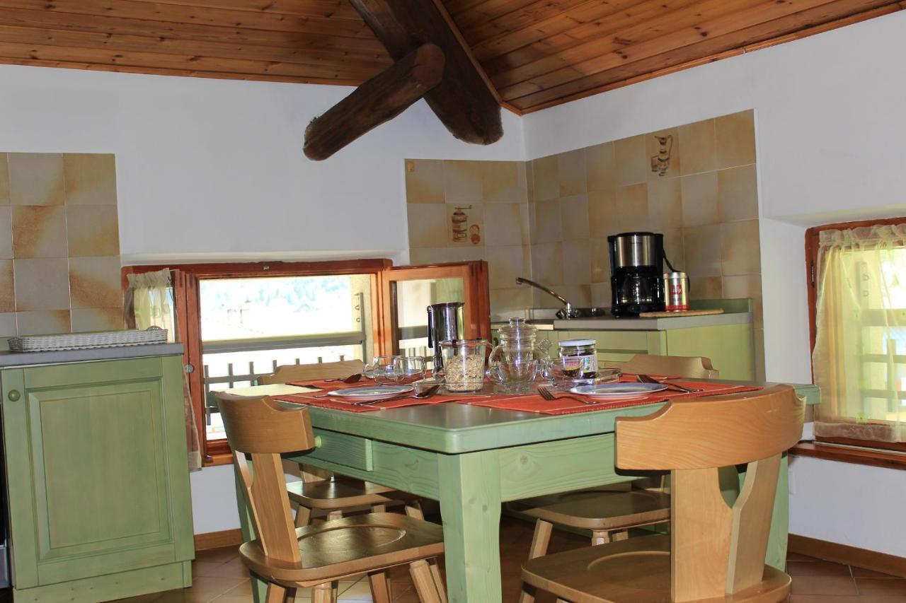 Residence Zecchini Tiarno di Sotto Bagian luar foto