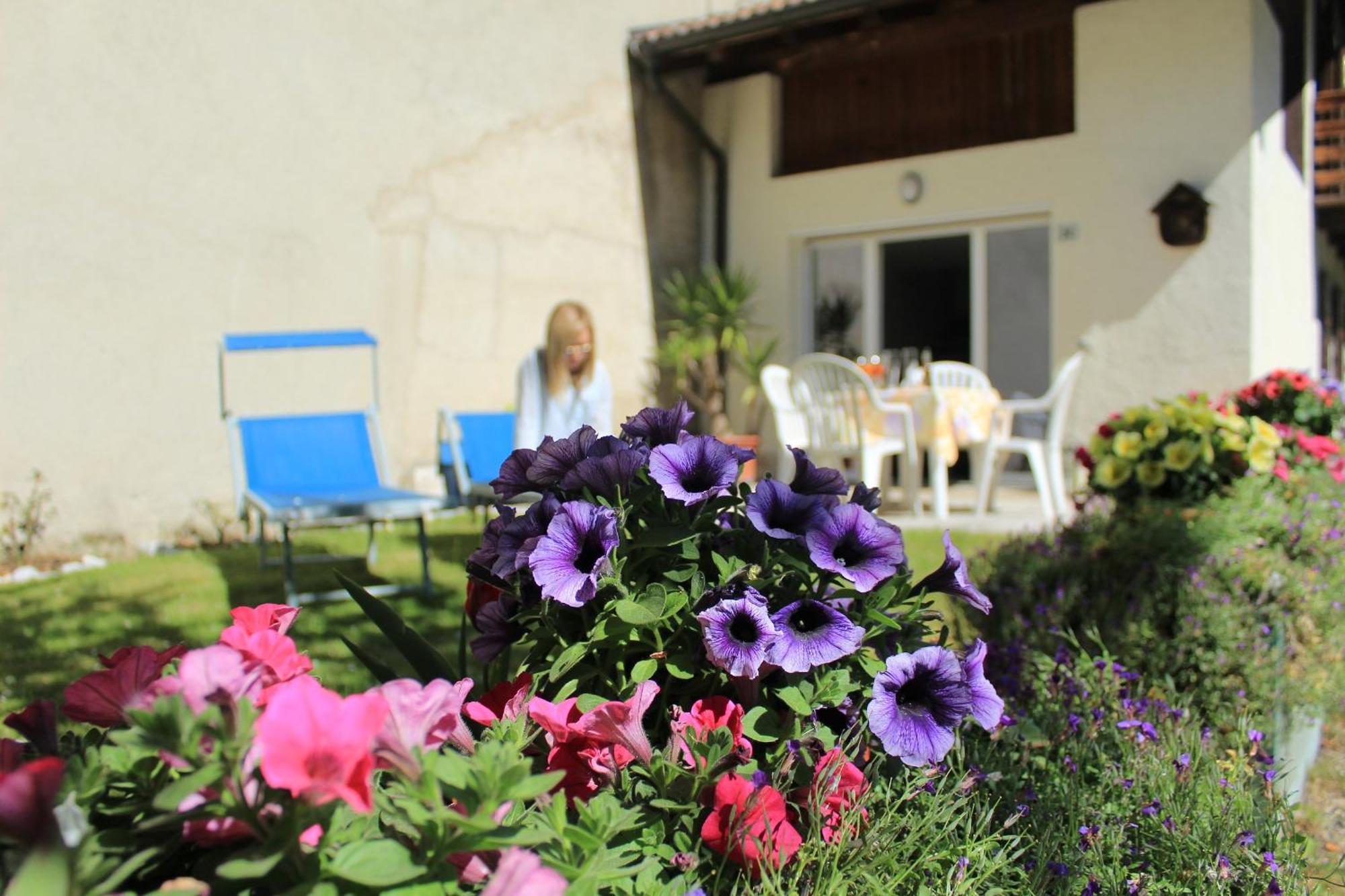 Residence Zecchini Tiarno di Sotto Ruang foto