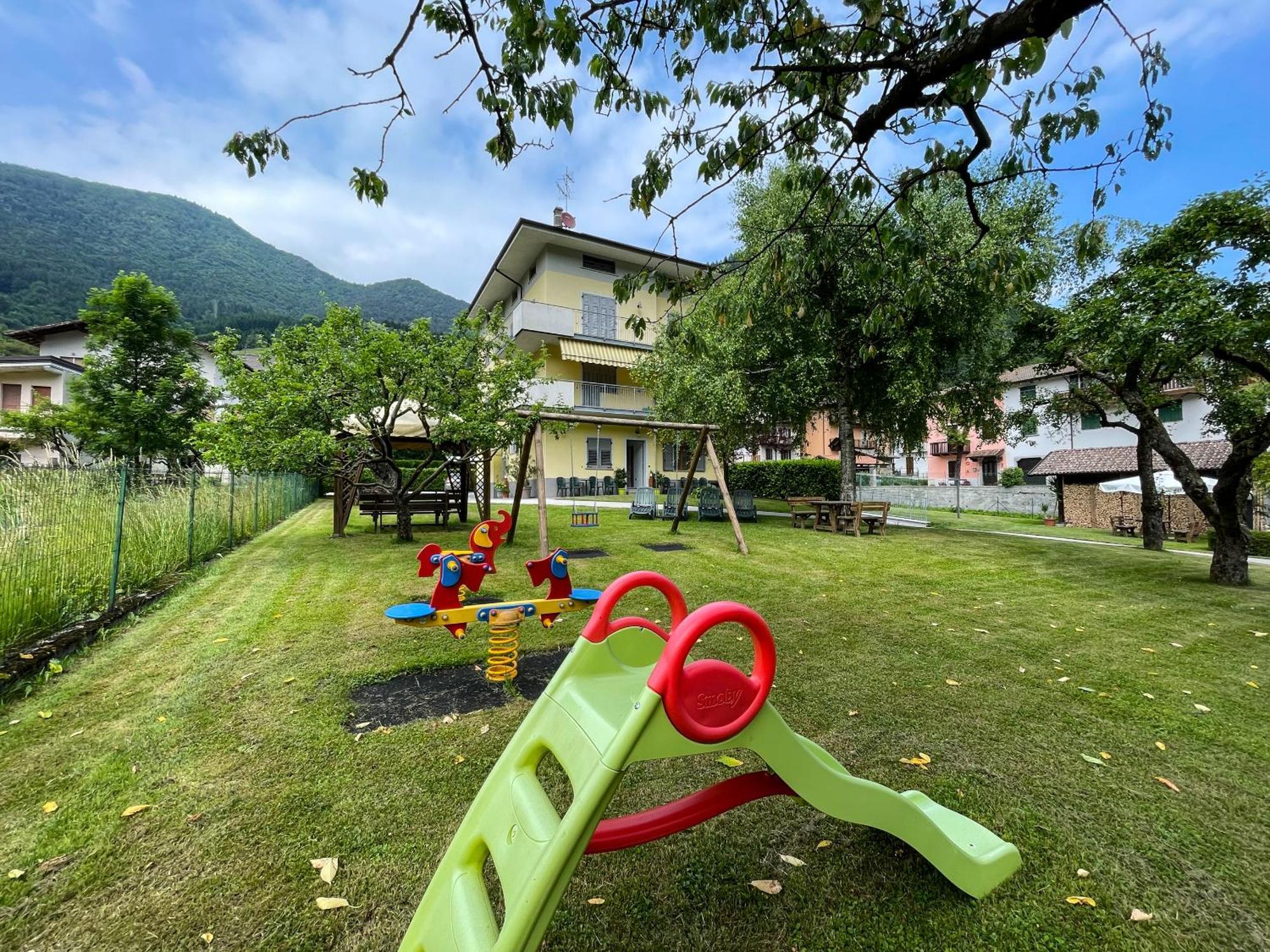 Residence Zecchini Tiarno di Sotto Bagian luar foto